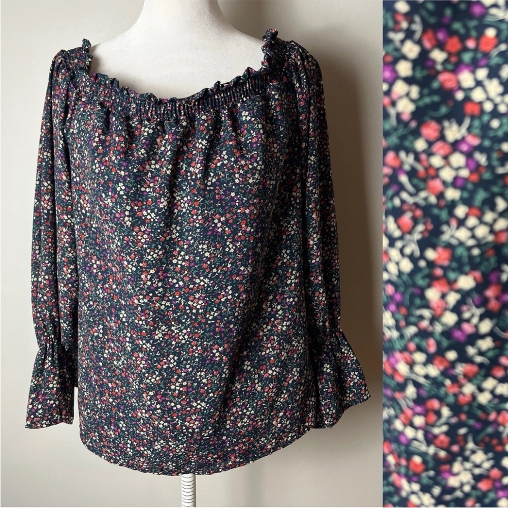 WAYF Blouse Size Medium Top 3/4 Sleeves On or Off Shoulder Tiny Floral Navy Blue